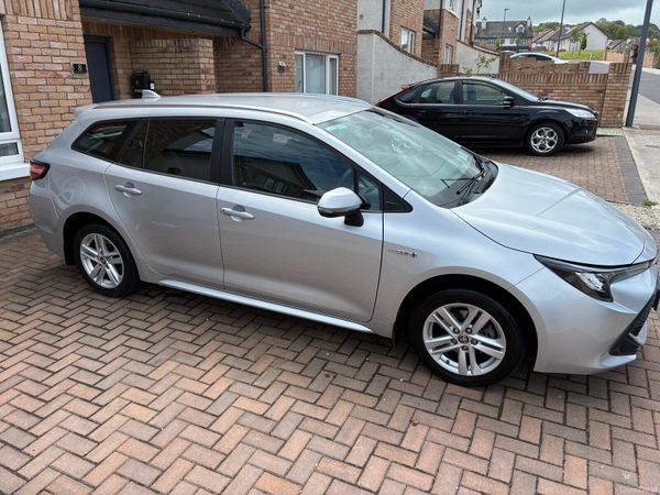 Toyota Corolla Estate/Jeep, Petrol Hybrid, 2021, Grey