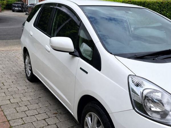 Honda Shuttle Estate, Petrol Hybrid, 2014, White