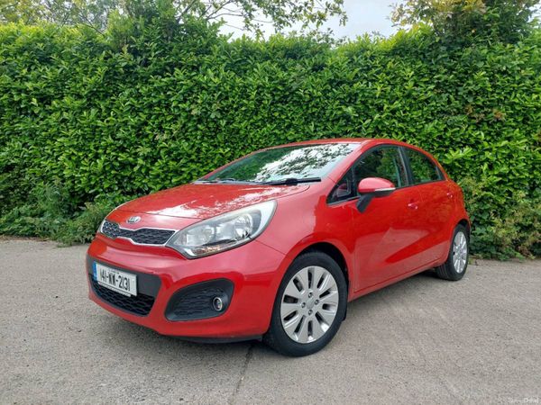 Kia Rio Hatchback, Diesel, 2014, Red