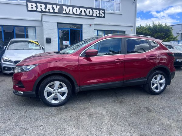 Nissan Qashqai MPV, Petrol, 2019, Red