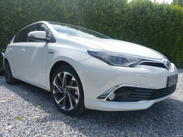 Toyota Auris Hatchback, Petrol Hybrid, 2017, White