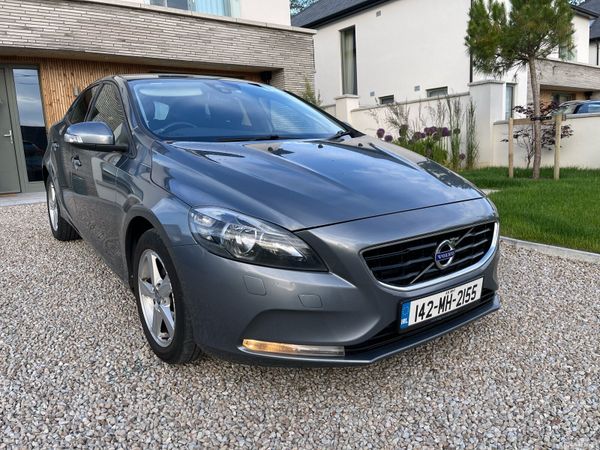 Volvo V40 Hatchback, Diesel, 2014, Grey