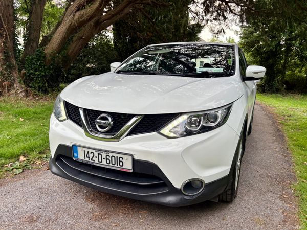 Nissan Qashqai Hatchback, Diesel, 2014, White