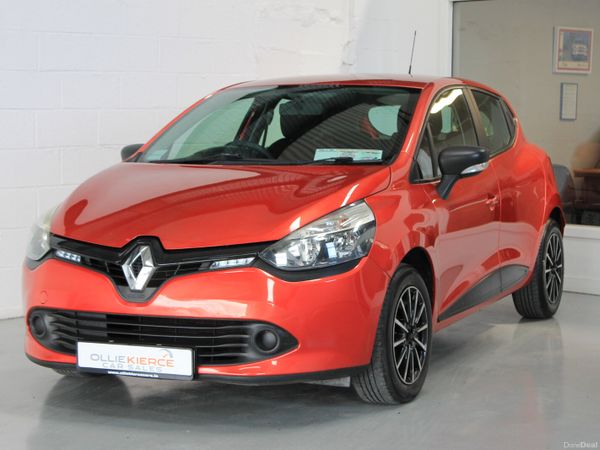 Renault Clio Hatchback, Petrol, 2017, Red