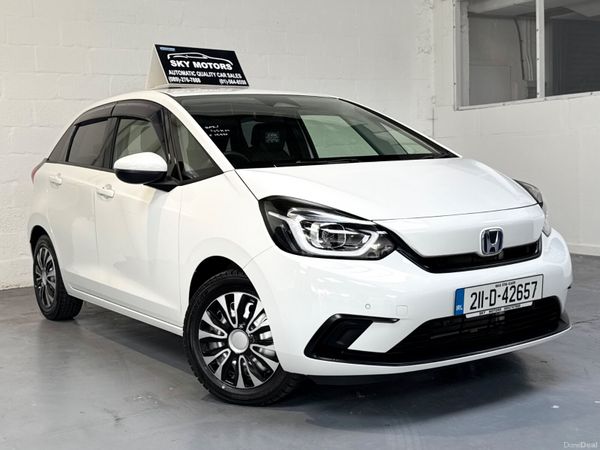 Honda Fit Hatchback, Petrol Hybrid, 2021, White