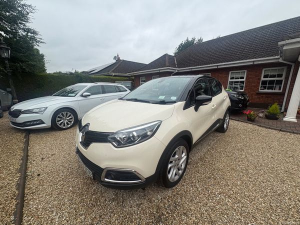Renault Captur Hatchback, Petrol, 2014, Beige
