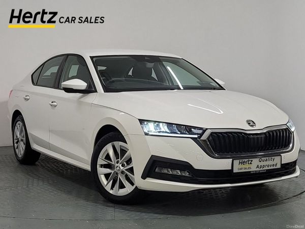 Skoda Octavia Hatchback, Petrol, 2024, White