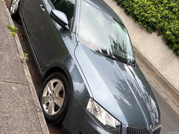 Skoda Octavia Saloon, Diesel, 2016, Grey