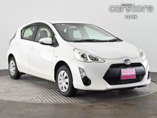 Toyota Aqua Hatchback, Petrol Hybrid, 2016, White