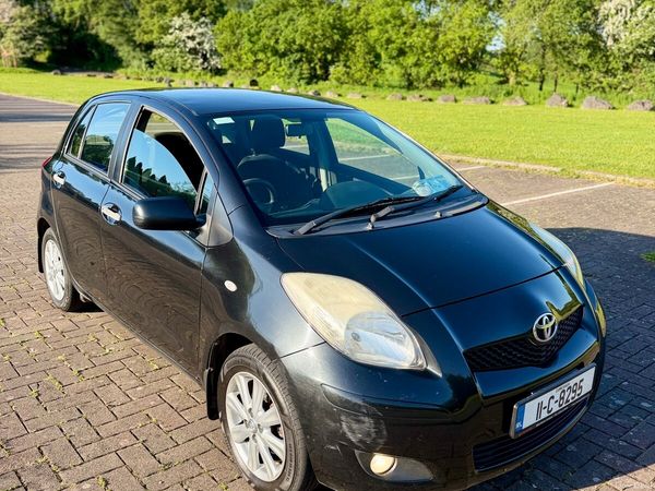 Toyota Yaris Hatchback, Petrol, 2011, Black