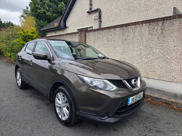 Nissan Qashqai Hatchback, Diesel, 2014, Brown