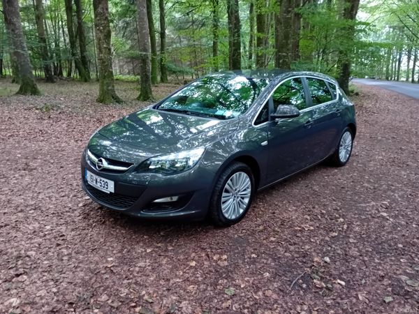 Opel Astra Hatchback, Petrol, 2015, Grey