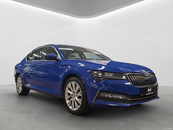 Skoda Superb Hatchback, Petrol Hybrid, 2023, Blue