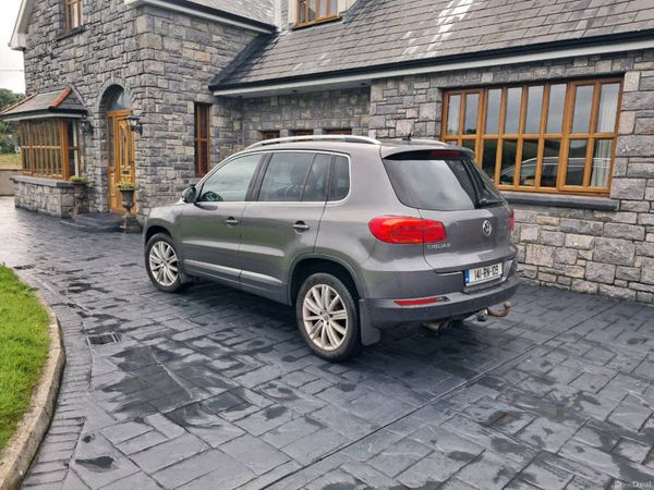 Volkswagen Tiguan SUV, Diesel, 2014, Grey