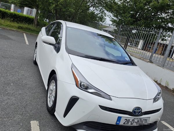 Toyota Prius Hatchback, Petrol Hybrid, 2021, White