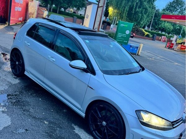 Volkswagen Golf Estate, Petrol, 2016, Red