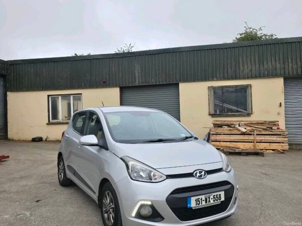 Hyundai i10 Hatchback, Petrol, 2015, Silver