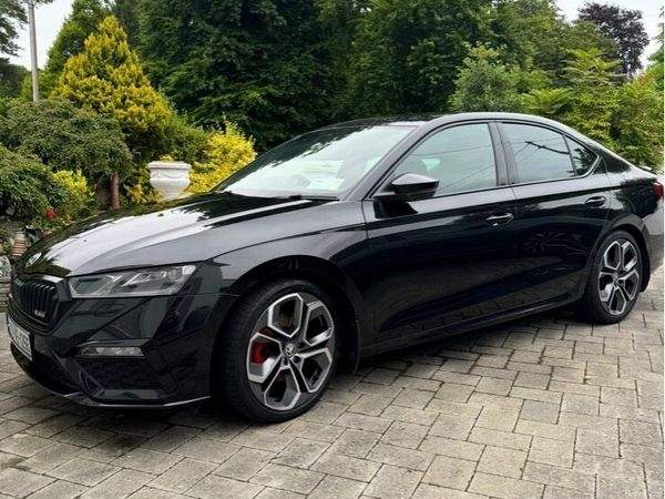 Skoda Octavia Saloon, Diesel, 2022, Black
