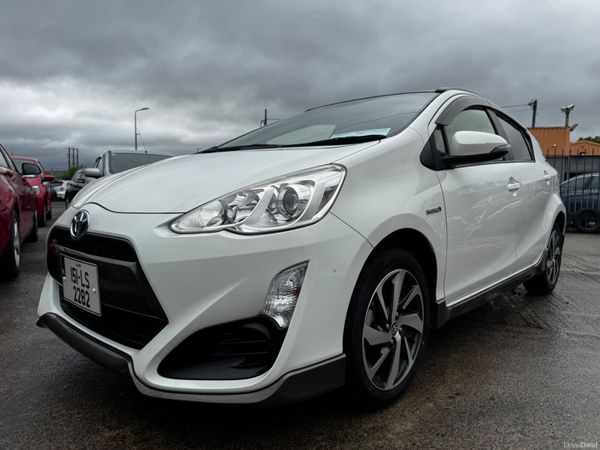Toyota Aqua Hatchback, Petrol Hybrid, 2015, White