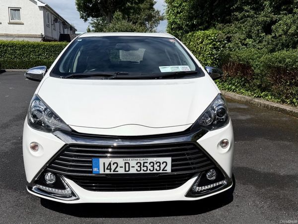 Toyota Aqua Hatchback, Petrol Hybrid, 2014, White