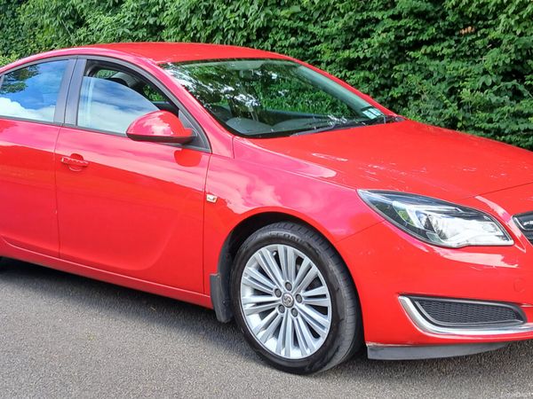 Opel Insignia Saloon, Petrol, 2015, Red
