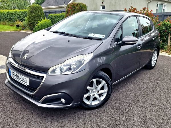 Peugeot 208 Hatchback, Petrol, 2019, Grey