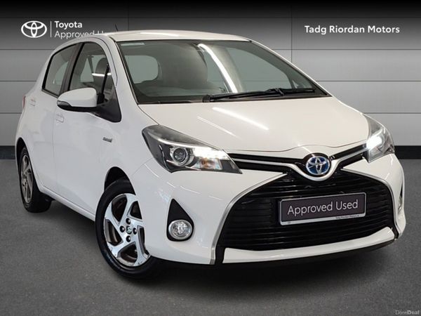 Toyota Yaris Hatchback, Petrol Hybrid, 2016, White