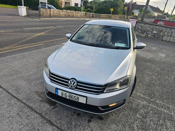Volkswagen Passat Saloon, Diesel, 2011, Silver