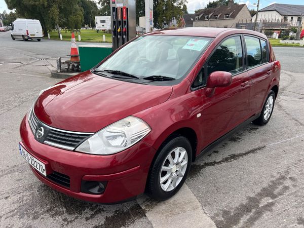 Nissan Tiida Hatchback, Petrol, 2008, Red