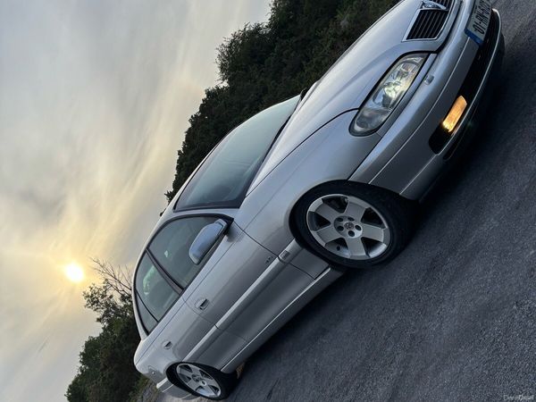 Vauxhall Omega Saloon, Petrol, 2001, Silver
