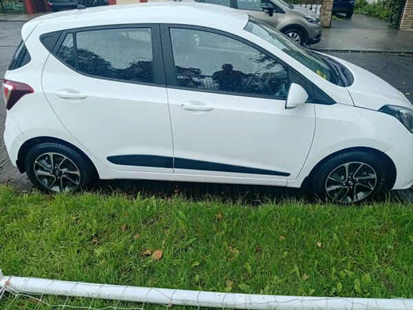 Hyundai i10 Hatchback, Petrol, 2019, White