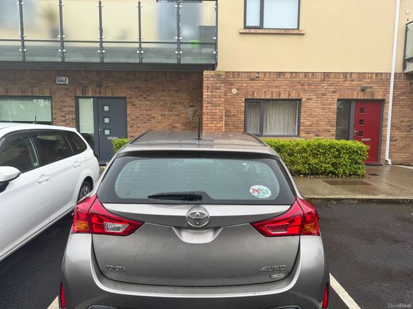 Toyota Auris Hatchback, Diesel, 2013, Bronze