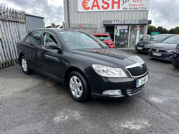 Skoda Octavia Saloon, Diesel, 2012, Black
