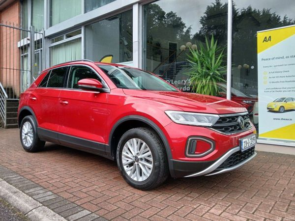 Volkswagen T-Roc SUV, Petrol, 2023, Red