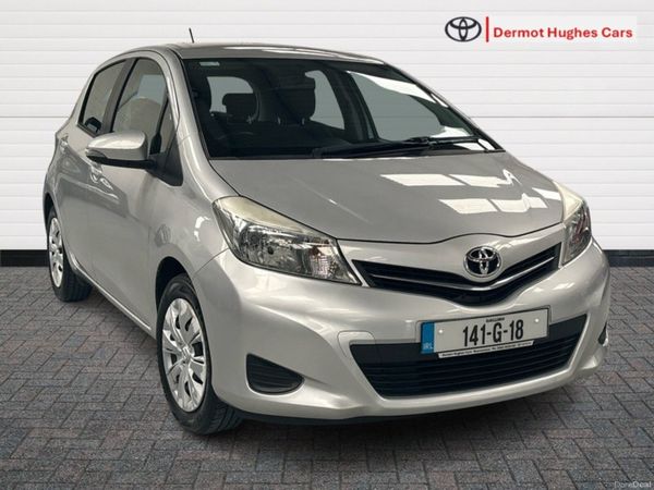 Toyota Yaris Hatchback, Petrol, 2014, Silver