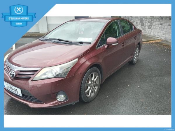 Toyota Avensis Saloon, Diesel, 2012, Red