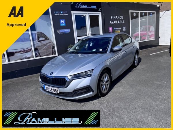 Skoda Octavia Hatchback, Petrol Plug-in Hybrid, 2021, Silver