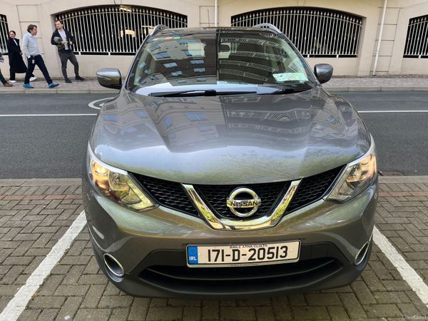 Nissan Qashqai SUV, Diesel, 2017, Grey