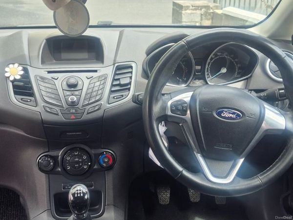 Ford Fiesta Hatchback, Petrol, 2014, Black