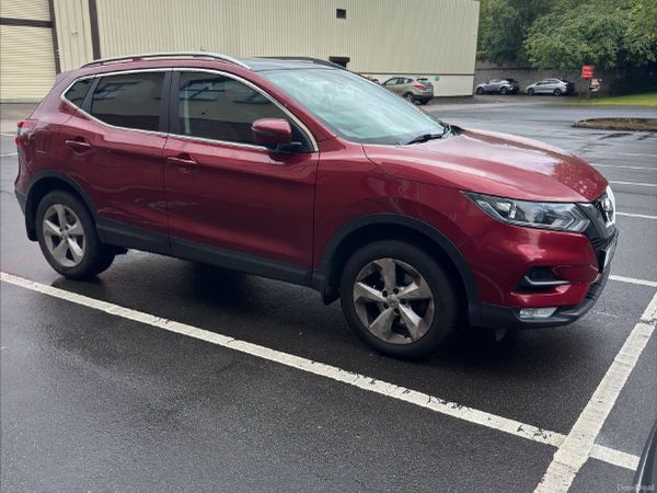 Nissan Qashqai MPV, Diesel, 2018, Red