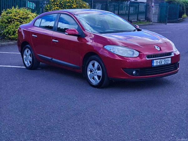 Renault Fluence Saloon, Diesel, 2011, Red