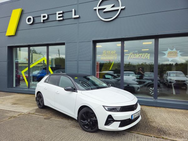 Opel Astra Hatchback, Petrol, 2023, White
