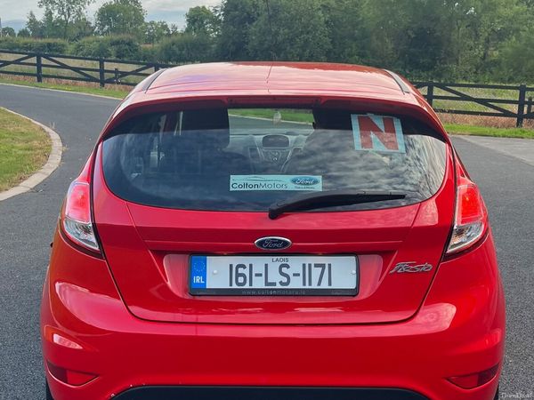 Ford Fiesta Hatchback, Petrol, 2016, Red