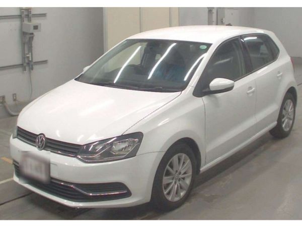 Volkswagen Polo Hatchback, Petrol, 2015, White
