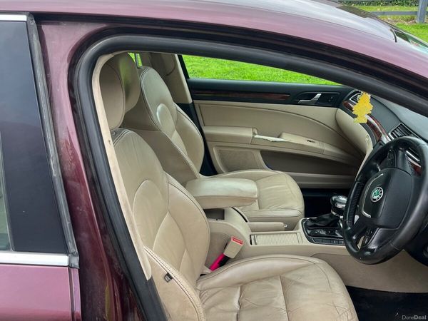 Skoda Superb Saloon, Diesel, 2010, Red