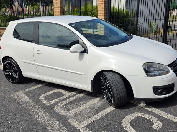Volkswagen Golf Hatchback, Petrol, 2008, White