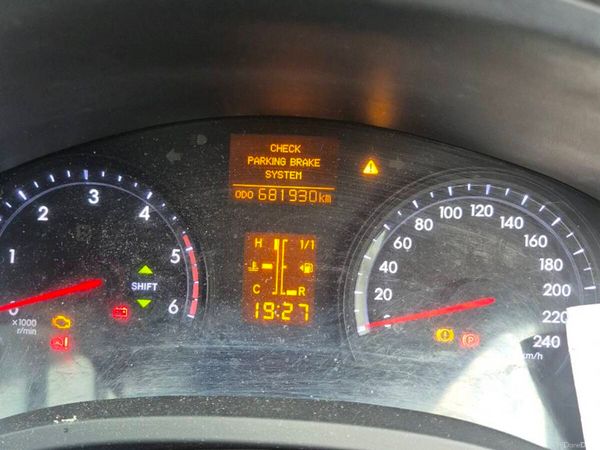 Toyota Avensis Saloon, Diesel, 2014, Grey