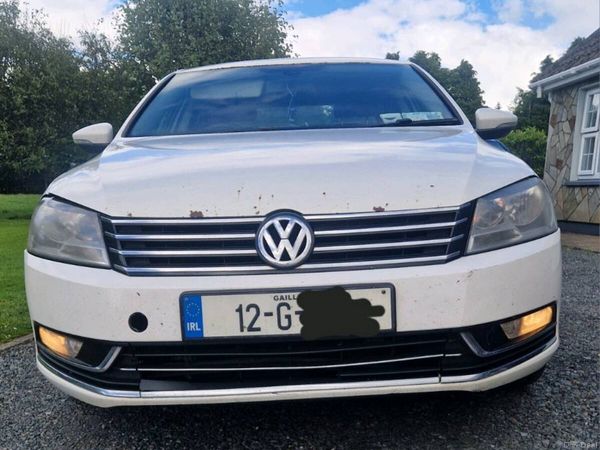 Volkswagen Passat Saloon, Diesel, 2012, White