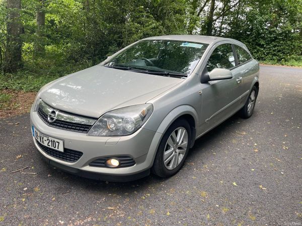 Opel Astra Hatchback, Petrol, 2008, Silver