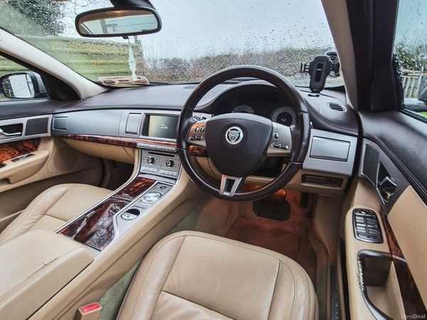 Jaguar XF Saloon, Diesel, 2010, Grey